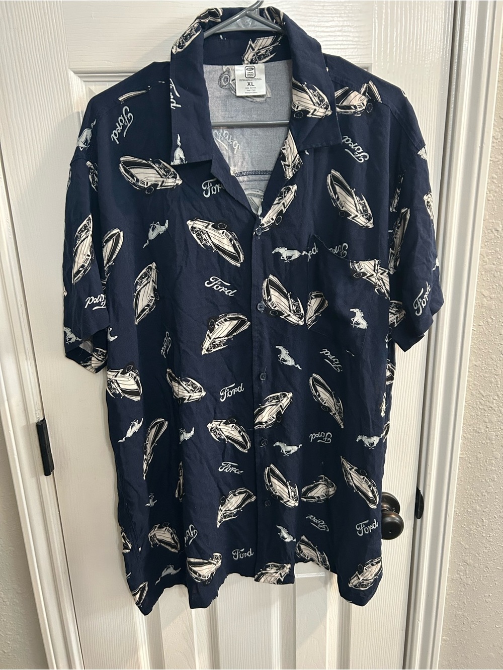 Men's Ford Mustang Blue Button Down Short Sleeve shirt Officially Licensed XL